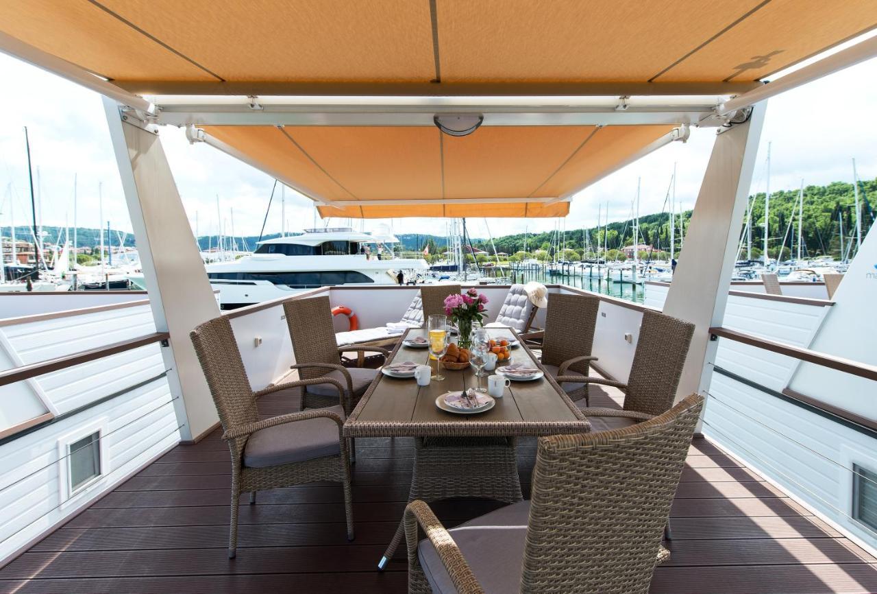 فيلا بورتوروزفي Marina Luxury Houseboat Olive المظهر الخارجي الصورة
