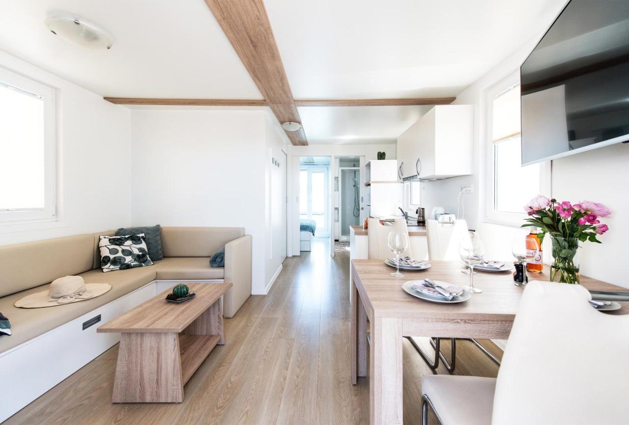 فيلا بورتوروزفي Marina Luxury Houseboat Olive المظهر الخارجي الصورة