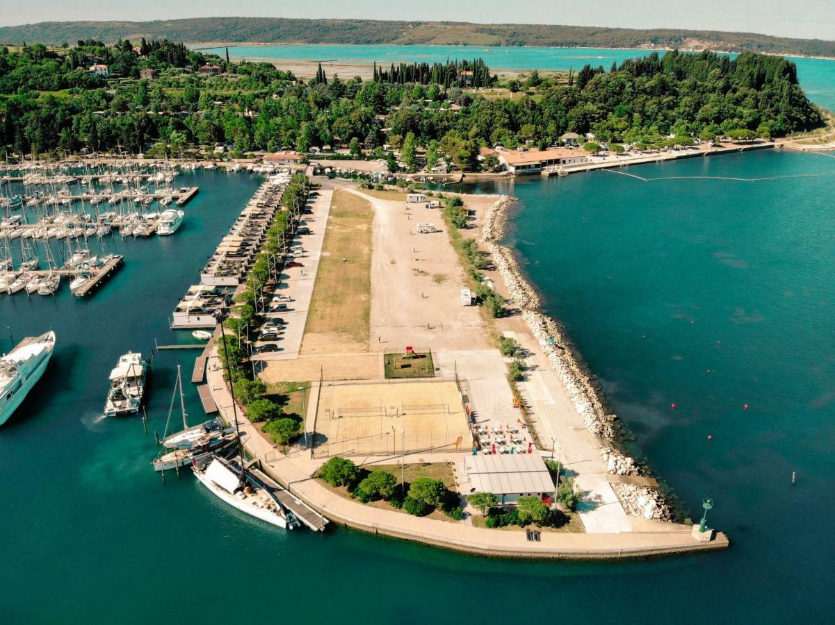 فيلا بورتوروزفي Marina Luxury Houseboat Olive المظهر الخارجي الصورة