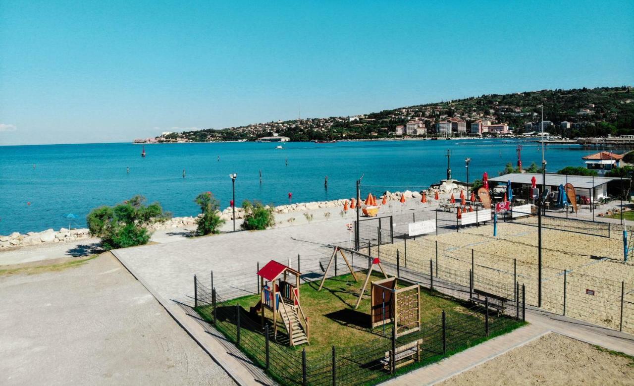 فيلا بورتوروزفي Marina Luxury Houseboat Olive المظهر الخارجي الصورة